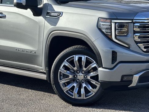 Used 2025 GMC Sierra 1500 Denali w/ Denali Reserve Package AWD/4WD image 13