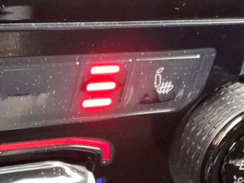 New 2025 Jeep Grand Cherokee Altitude image 14