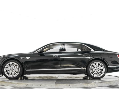 Used 2023 Bentley Flying Spur Plug-In Hybrid image 6