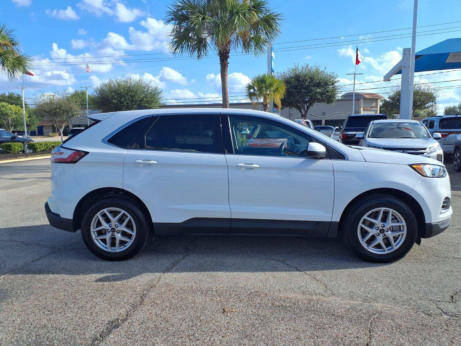 Used 2024 Ford Edge SEL AWD/4WD image 24