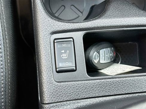 Used 2022 Nissan Rogue Sport SL w/ Premium Package image 21