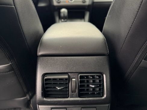 Used 2017 Subaru Outback 2.5i Limited AWD/4WD image 26