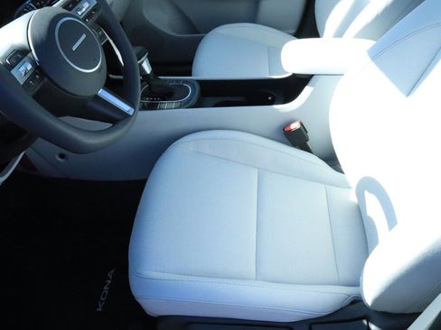 New 2026 Hyundai Kona SE image 16