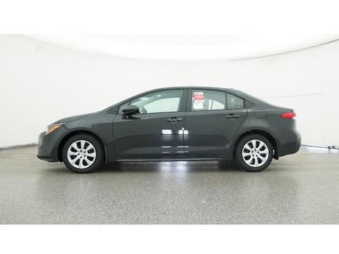 Used 2025 Toyota Corolla LE FWD image 24