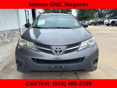Used 2014 Toyota RAV4 LE FWD image 2