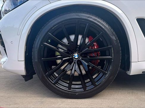 Used 2021 BMW X5 xDrive40i w/ M Sport Package image 11