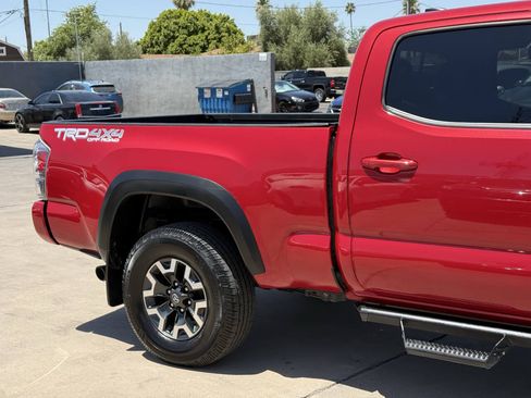 Used 2022 Toyota Tacoma TRD Off-Road w/ TRD Premium Off Road Package AWD/4WD image 6