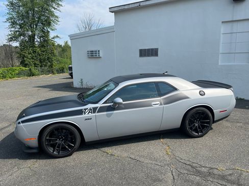 Used 2022 Dodge Challenger R/T Scat Pack w/ T/A Package image 10