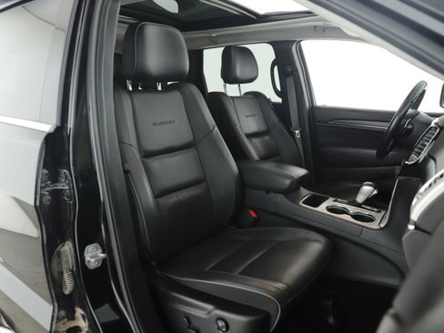 Certified 2019 Jeep Grand Cherokee Summit w/ Trailer Tow Group IV image 12