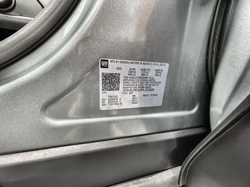 Used 2023 GMC Terrain SLT FWD image 33