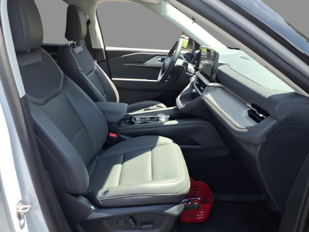 New 2026 Ford Explorer Active w/ Active Comfort Package AWD/4WD image 13