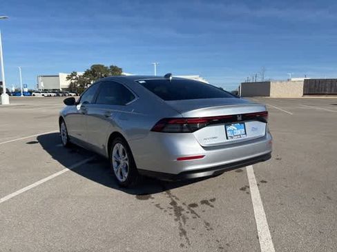 Certified 2025 Honda Accord LX image 3