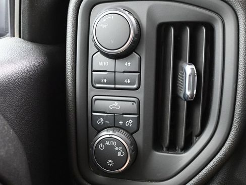 Used 2021 Chevrolet Silverado 1500 Custom Trail Boss w/ LPO, Dark Essentials Package AWD/4WD image 10