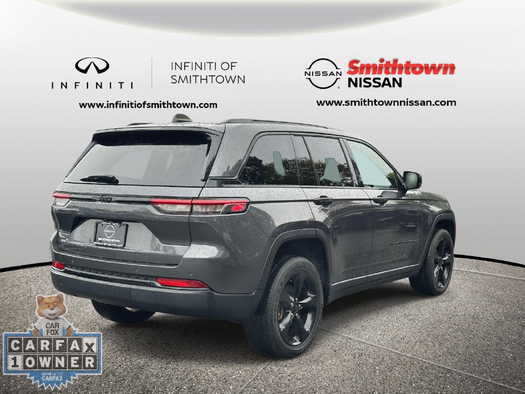 Used 2023 Jeep Grand Cherokee Altitude AWD/4WD image 8