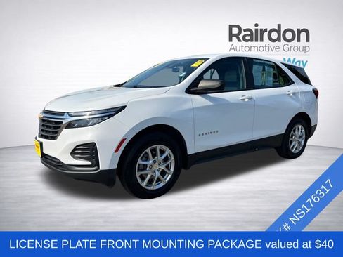 Used 2022 Chevrolet Equinox LS w/ Driver Confidence II Package AWD/4WD image 3