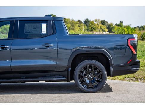 New 2026 GMC Sierra EV Elevation w/ LPO, Elevation Dark Package image 40