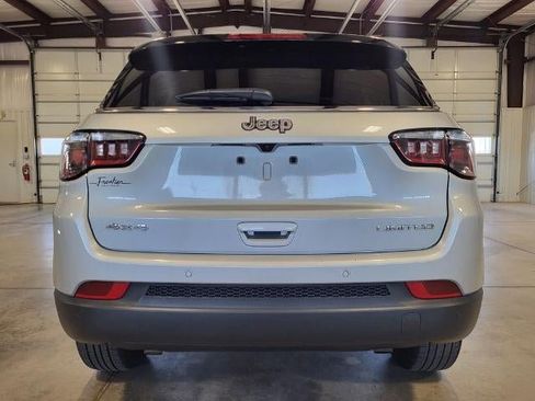 Used 2025 Jeep Compass Limited AWD/4WD image 4