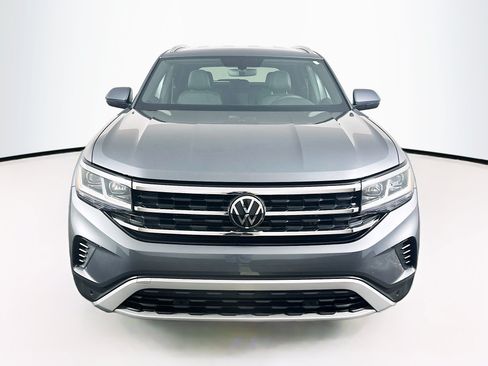 Used 2023 Volkswagen Atlas Cross Sport SE w/ Black Wheel Package FWD image 2