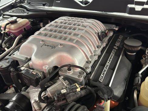 Used 2015 Dodge Challenger SRT Hellcat image 30