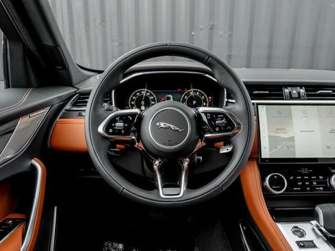 New 2026 Jaguar F-PACE R-Dynamic S image 17