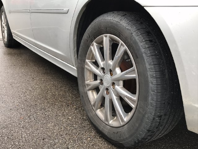 Used 2011 Buick Lucerne CXL w/ Driver Confidence Package FWD image 12