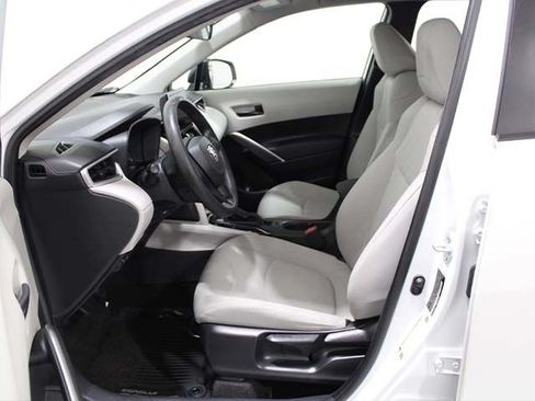 Used 2024 Toyota Corolla Cross L FWD image 10