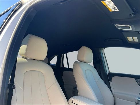 Used 2025 Mercedes-Benz GLA 250 4MATIC image 27