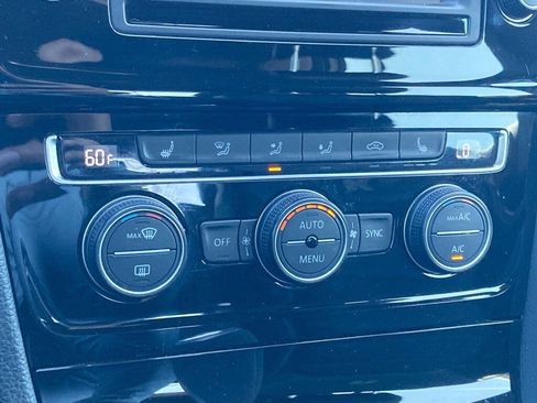 Used 2016 Volkswagen Golf R 4-Door image 25