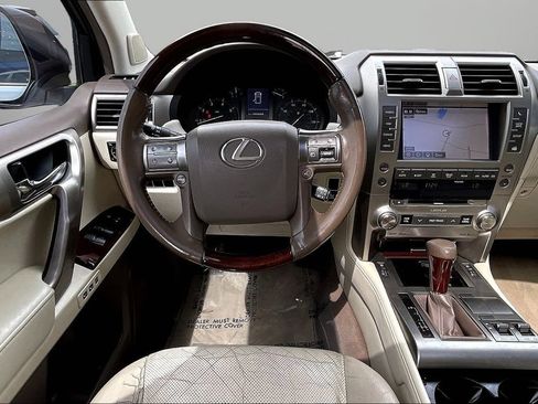 Used 2017 Lexus GX 460 Premium w/ Premium Package AWD/4WD image 8