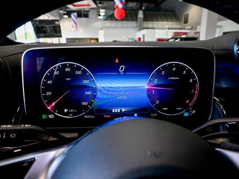 Used 2023 Mercedes-Benz GLC 300 4MATIC image 31