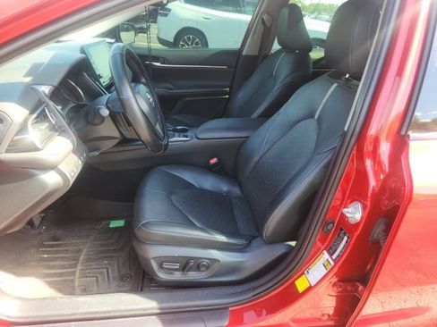 Used 2021 Toyota Camry XSE FWD image 11