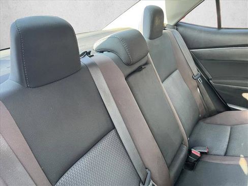 Used 2019 Toyota Corolla LE image 20