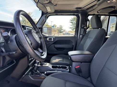 Used 2022 Jeep Wrangler Unlimited Sport image 16