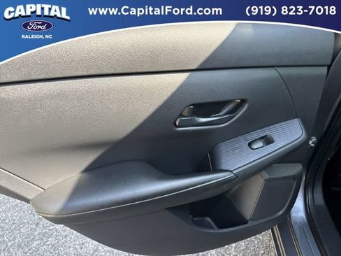 Used 2025 Nissan Sentra SV FWD image 17