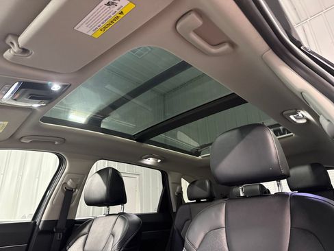 Used 2023 Kia Sorento S w/ Panoramic Sunroof Package AWD/4WD image 28