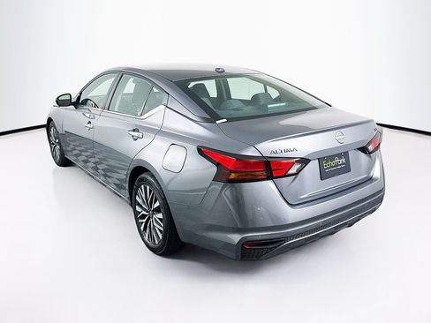 Used 2024 Nissan Altima 2.5 SV FWD image 5