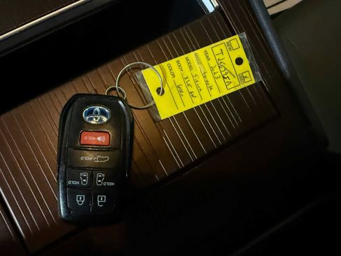 Certified 2023 Toyota Sienna XLE image 35