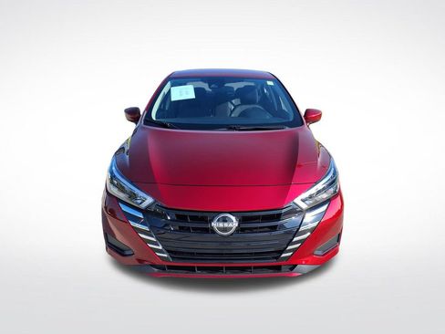 Used 2025 Nissan Versa SV FWD image 2