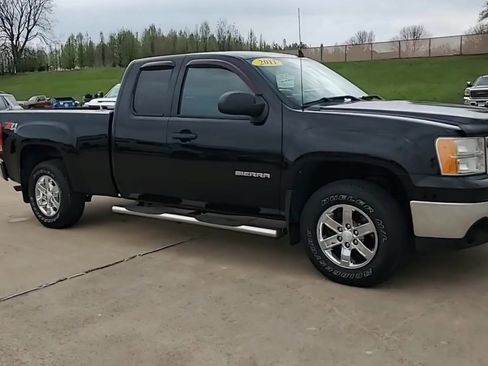 Used 2011 GMC Sierra 1500 SLE image 2