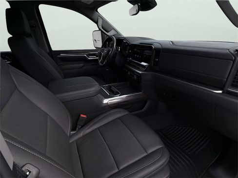 Used 2025 Chevrolet Silverado 3500 LTZ w/ LTZ Plus Package image 35