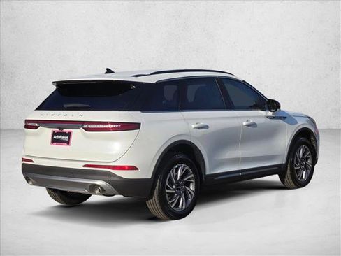 New 2026 Lincoln Corsair Premiere image 2