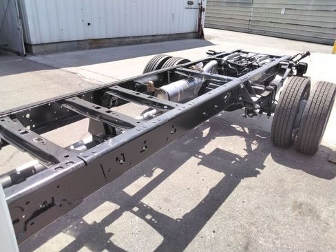 New 2025 Ford F550 2WD Regular Cab Super Duty w/ XL Chrome Package image 15