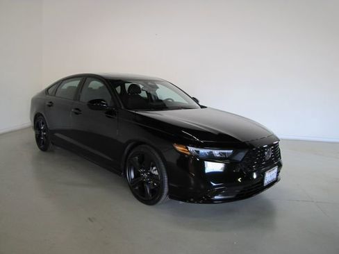 Used 2023 Honda Accord Sport image 3