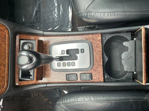 Used 2005 Hyundai XG350 L FWD image 19