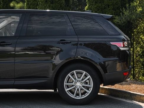 Used 2017 Land Rover Range Rover Sport SE AWD/4WD image 11