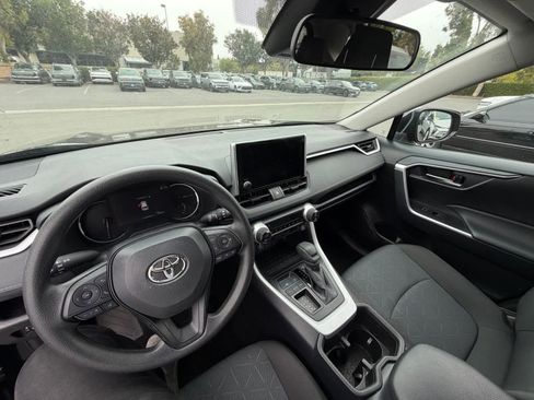 Used 2025 Toyota RAV4 XLE FWD image 7