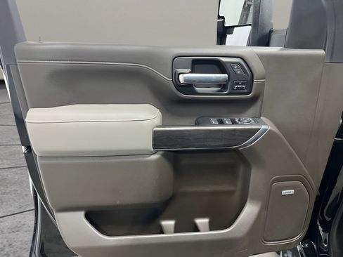 Used 2022 Chevrolet Silverado 2500 LTZ w/ LTZ Plus Package AWD/4WD image 10