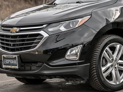 Used 2020 Chevrolet Equinox Premier image 2