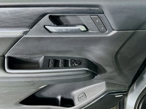 Used 2025 GMC Acadia Elevation image 15