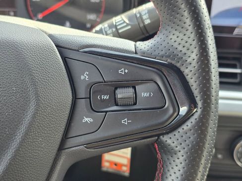 Used 2025 Chevrolet Trax RS w/ Driver Confidence Package FWD image 30